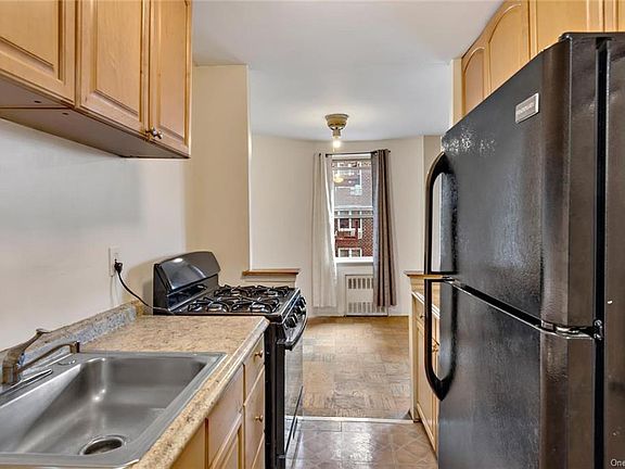 5th image of 101 Highland Ave APT 3A