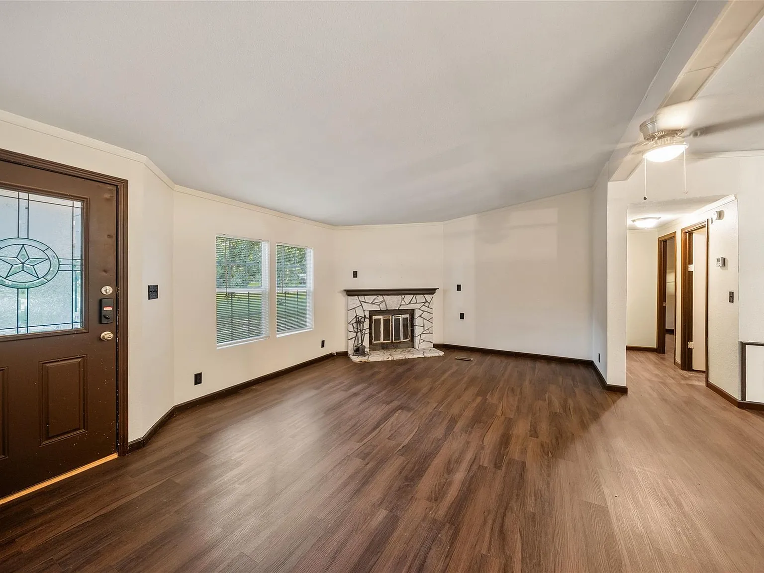 3 bed, 2.0 bath, 1344 sqft, $1,850 — Photo 4