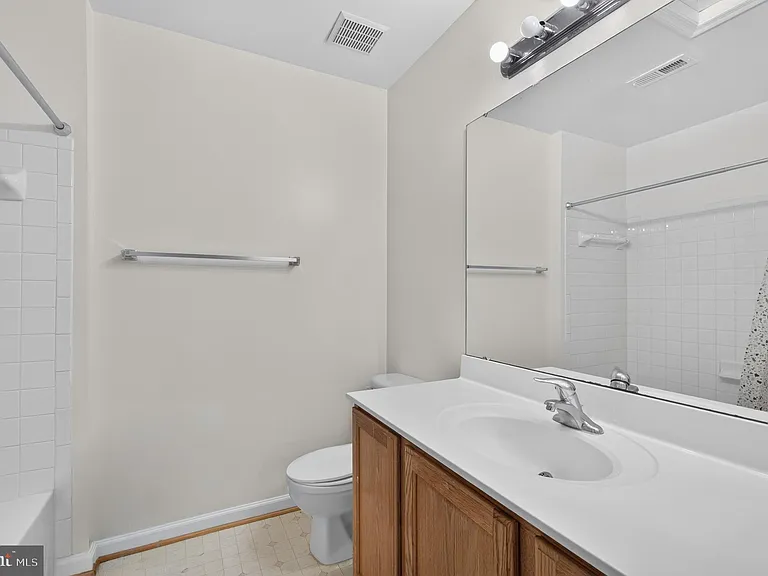 15044 Gaffney Cir — Photo 44