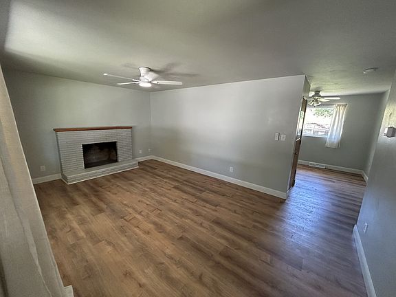 3rd image of 129 Cohosset Dr