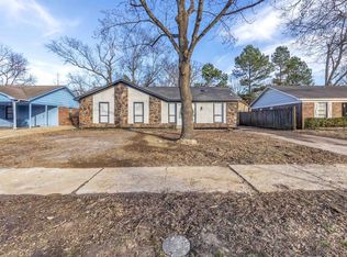 5740 Willow Springs Dr, Millington, TN 38053