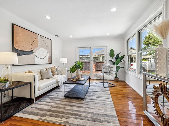 3rd image of 259 Aviador Ave