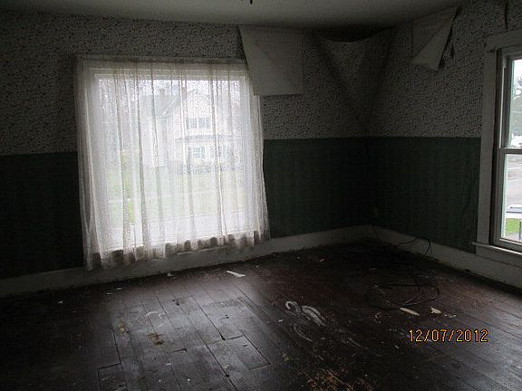 3rd image of 92 Broadway St