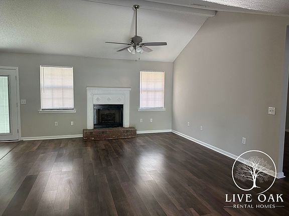 4th image of 2323 Rowe St