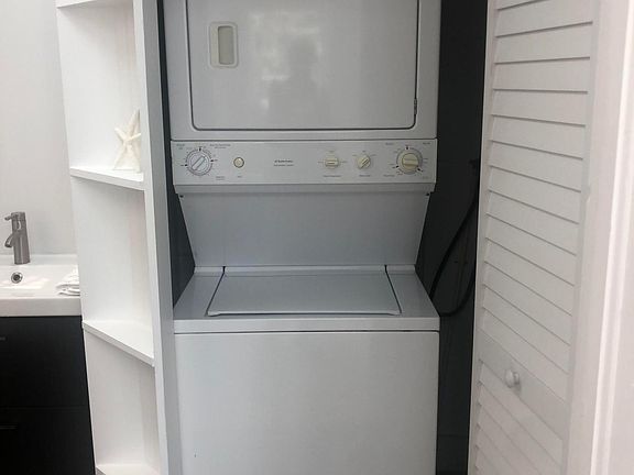 5th image of 813 Hudson Ave #2