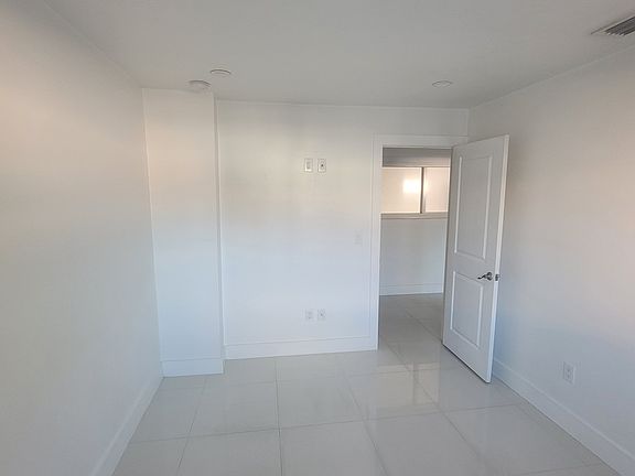 3rd image of 3191 NW 18th St #1