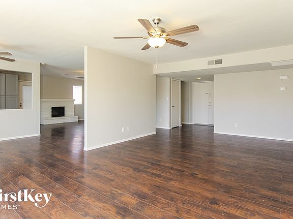 3rd image of 4819 W Purdue Ave