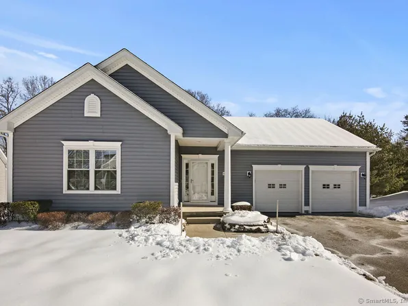 10 Chamberlain Crossing #10, Windsor Locks, CT 06096