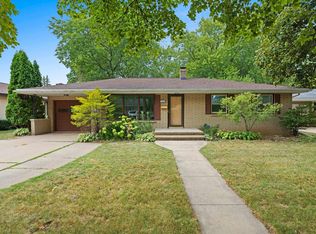 1419 N Douglas St, Appleton, WI 54914