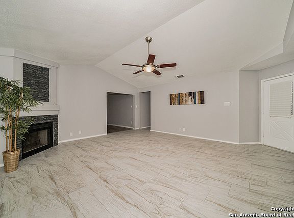 5th image of 10370 Cedarbend Dr