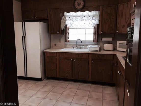 4th image of 2501 Daye Dr