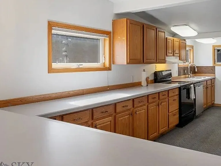 803 N Grand Ave — Photo 7