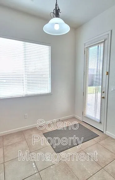 1085 Crystal Springs Dr — Photo 7