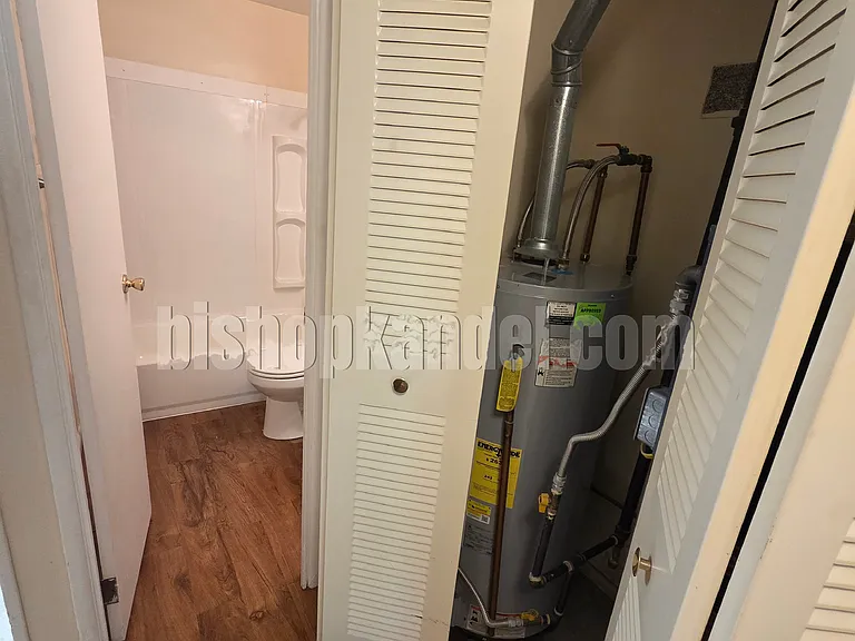 1123 Brenda Ct — Photo 7