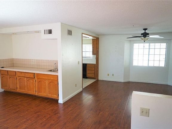 4th image of 30 El Dorado St #A