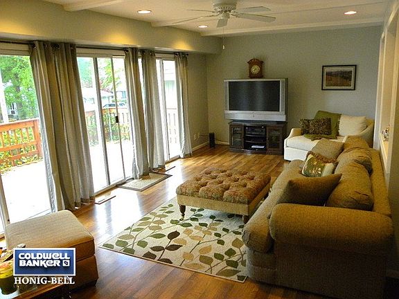3rd image of 9049 Lake Park Dr