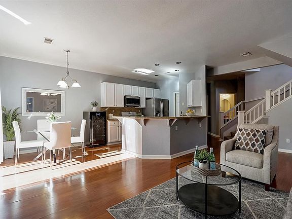 2nd image of 3816 Chambery Ct