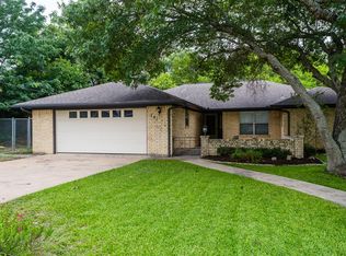301 Stephanie Dr, Kerrville, TX 78028