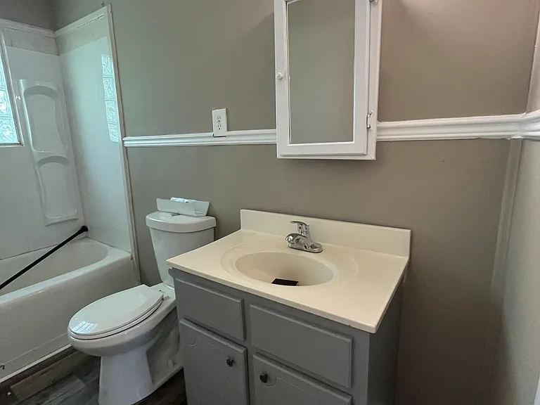 438 Lennanwood Ave — Photo 3