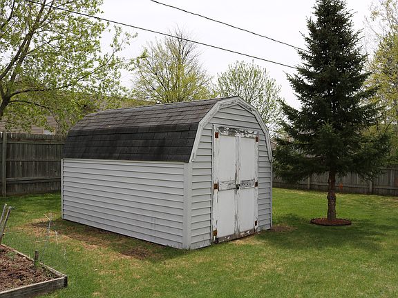 5th image of 2144 Meadow Dr