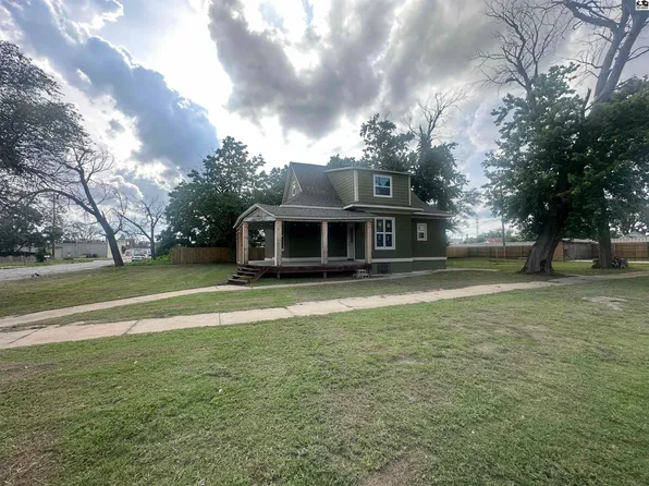 28 E Bigger St, Hutchinson, KS 67501