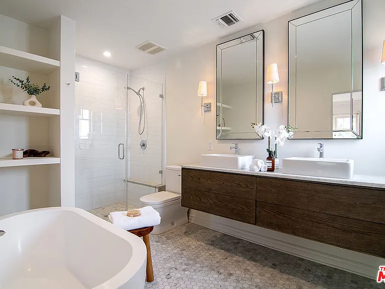 450 N Orange Dr #U — Photo 27