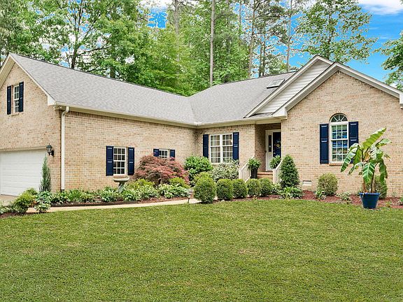 3rd image of 306 Potomac Drive