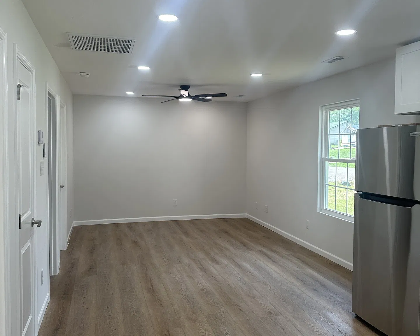 2 bed, 672 sqft, $1,400 — Photo 2