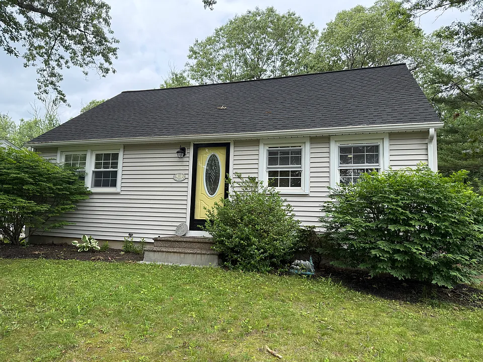 32 Mayflower Rd