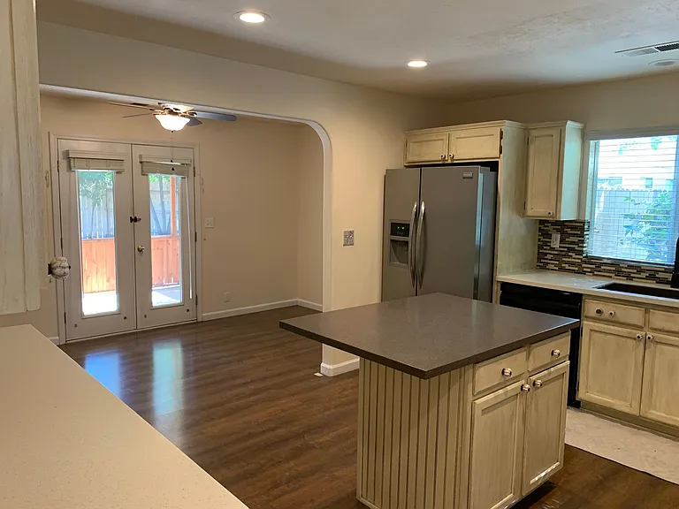 2088 Marilyn Dr — Photo 6
