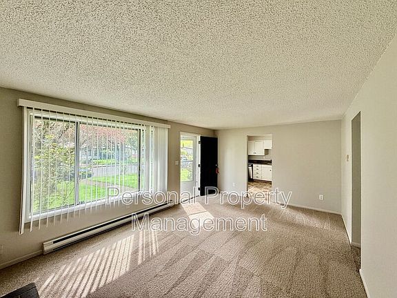 4th image of 714 SE 110th Ave