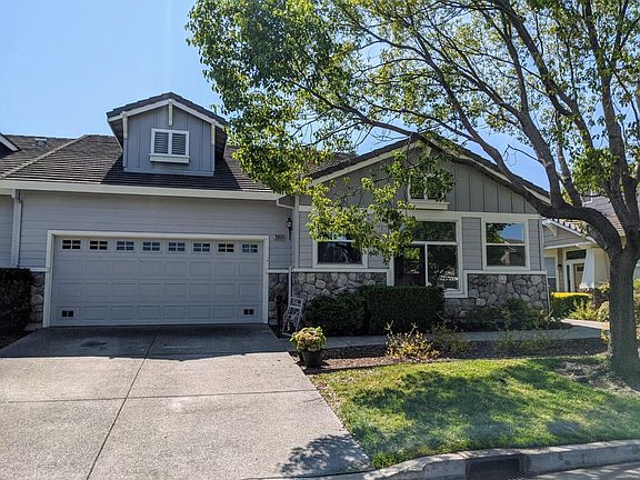 2nd image of 2068 Folle Blanche Dr