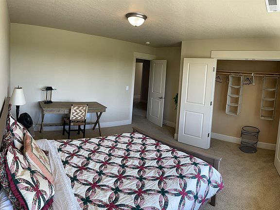 5th image of 475 Columbia Point Dr