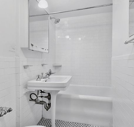 3rd image of 45 Tudor City Pl APT 616