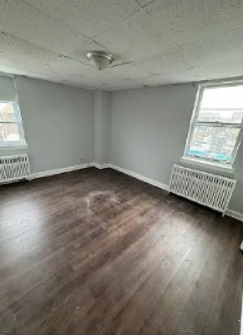 7046 Frankford Ave — Photo 4