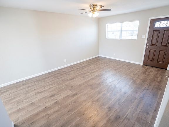 4th image of 410 E Odessa St