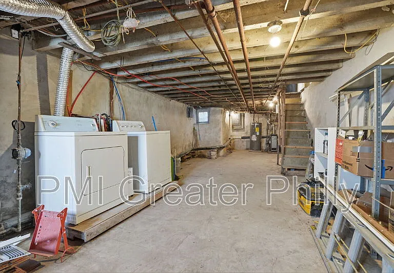 1916 S Salford St — Photo 20