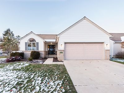 514 Coventry Cir, Dexter, MI, 48130