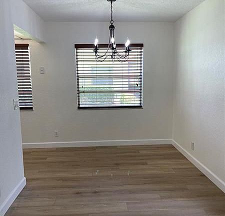 5th image of 306 Burgundy Ave #G