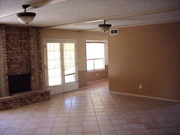 4th image of 704 El Centauro Dr
