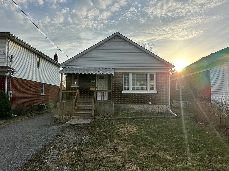 190 Highland Ave — Photo 17