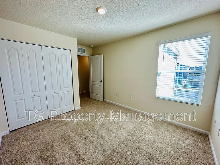 70 Oarsman Crossing Dr — Photo 12