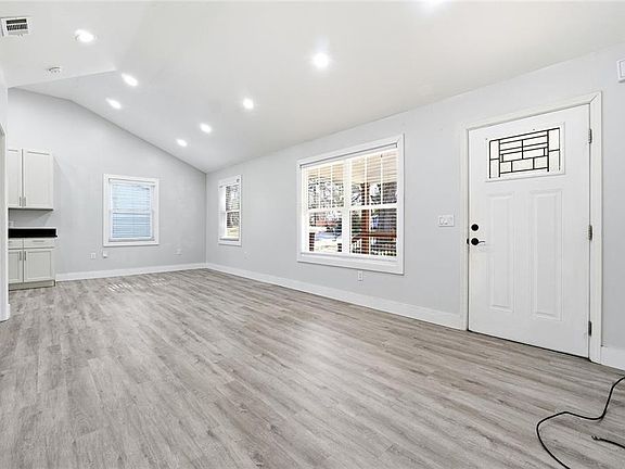 5th image of 4154 Brenda Dr