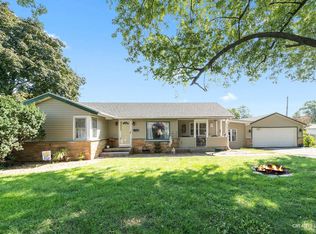 1115 Pennsylvania Ave, Aurora, IL 60506