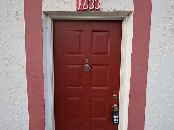 2nd image of 1633 Eagle Creek Cir #1633