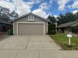 6235 Chesterfield Ln, Reno, NV 89523