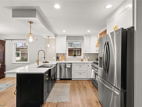 3rd image of 4045 Diane Dr