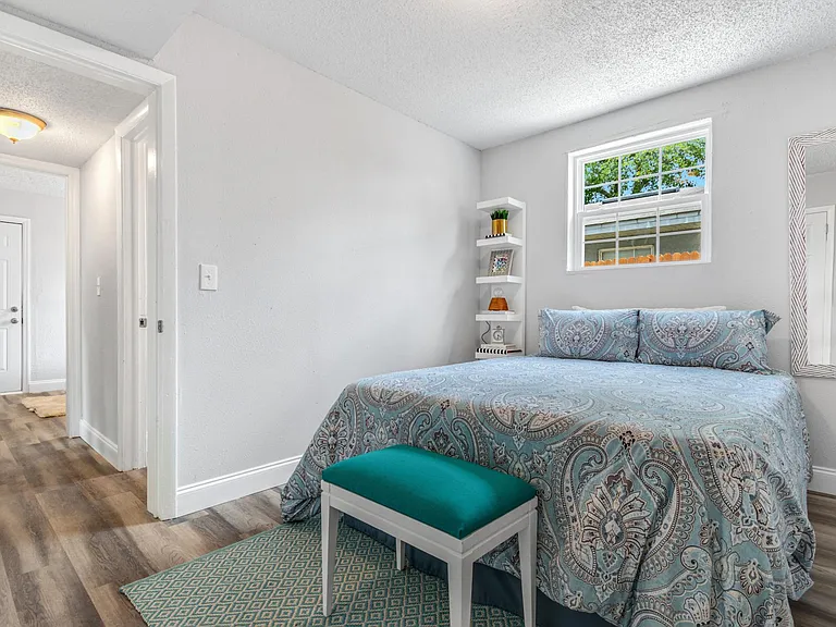 346 Dudley St — Photo 10