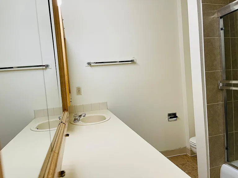 Varsity Townhouses - Student Housing — Photo 31
