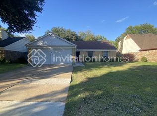 2430 Bentley Dr, Grand Prairie, TX 75052
